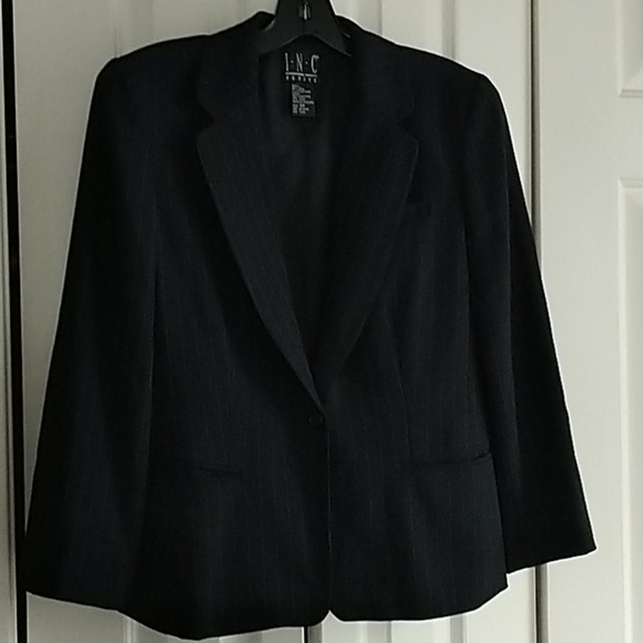 I.N.C Petite Blazer one button style, black,  6P - Picture 2 of 10